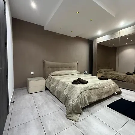 3 Bedroom Prime Location Near Apartment