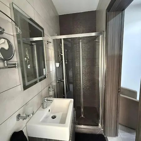 Apartment 3 Bedroom Prime Location Near *