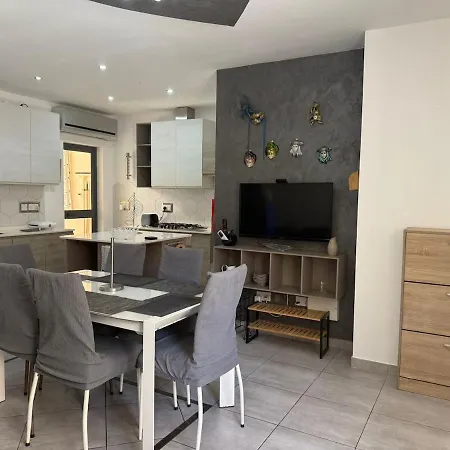 3 Bedroom Prime Location Near Apartment *